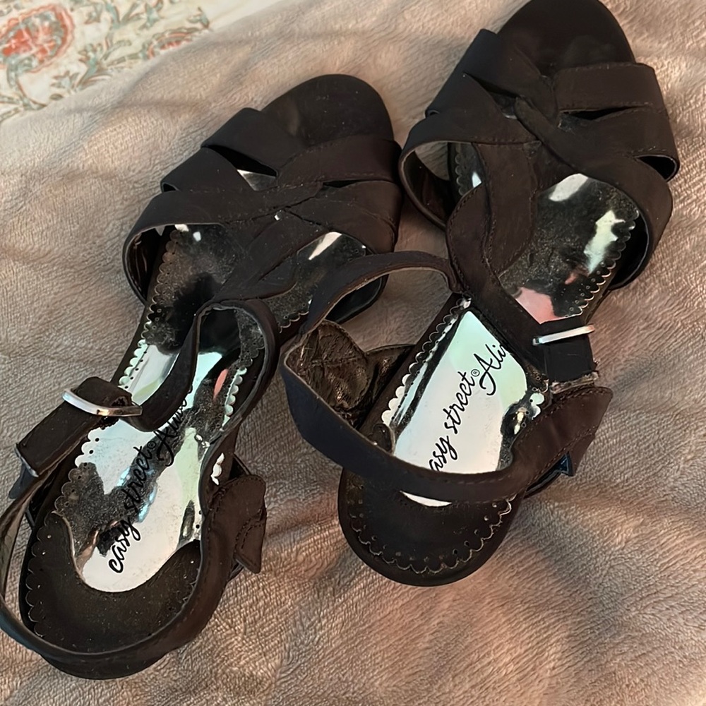 Easy Street Alive 5 evening shoes.